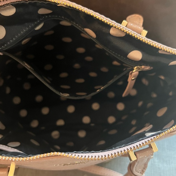 Kate spade patent leather bag with handles & removable cross body strap - Picture 3 of 4